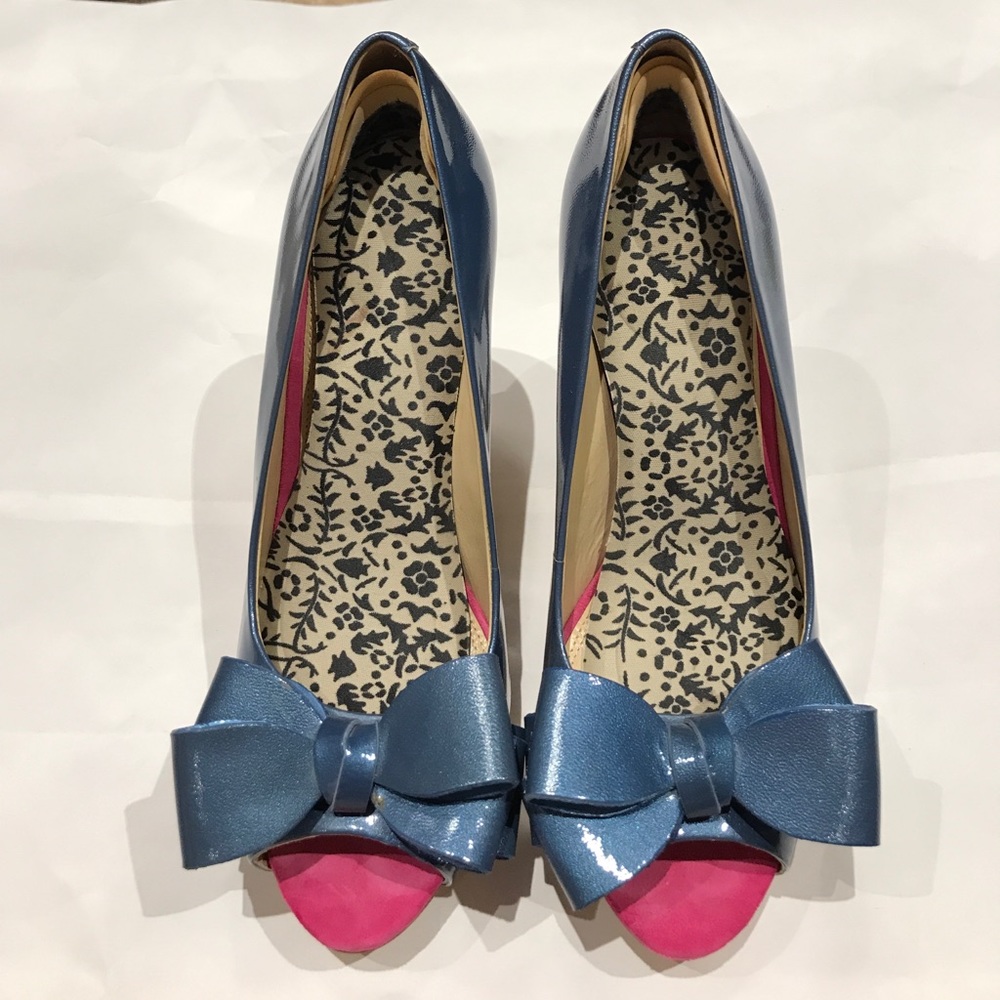 Andrew Stevens, size 6.5 pumps. Gently used